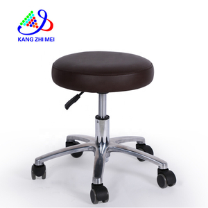 Kangmei Schönheitssalon-Möbel Verstellbarer hydraulischer runder rollender Pediküre-Techniker-Hocker-Stuhl mit Rädern